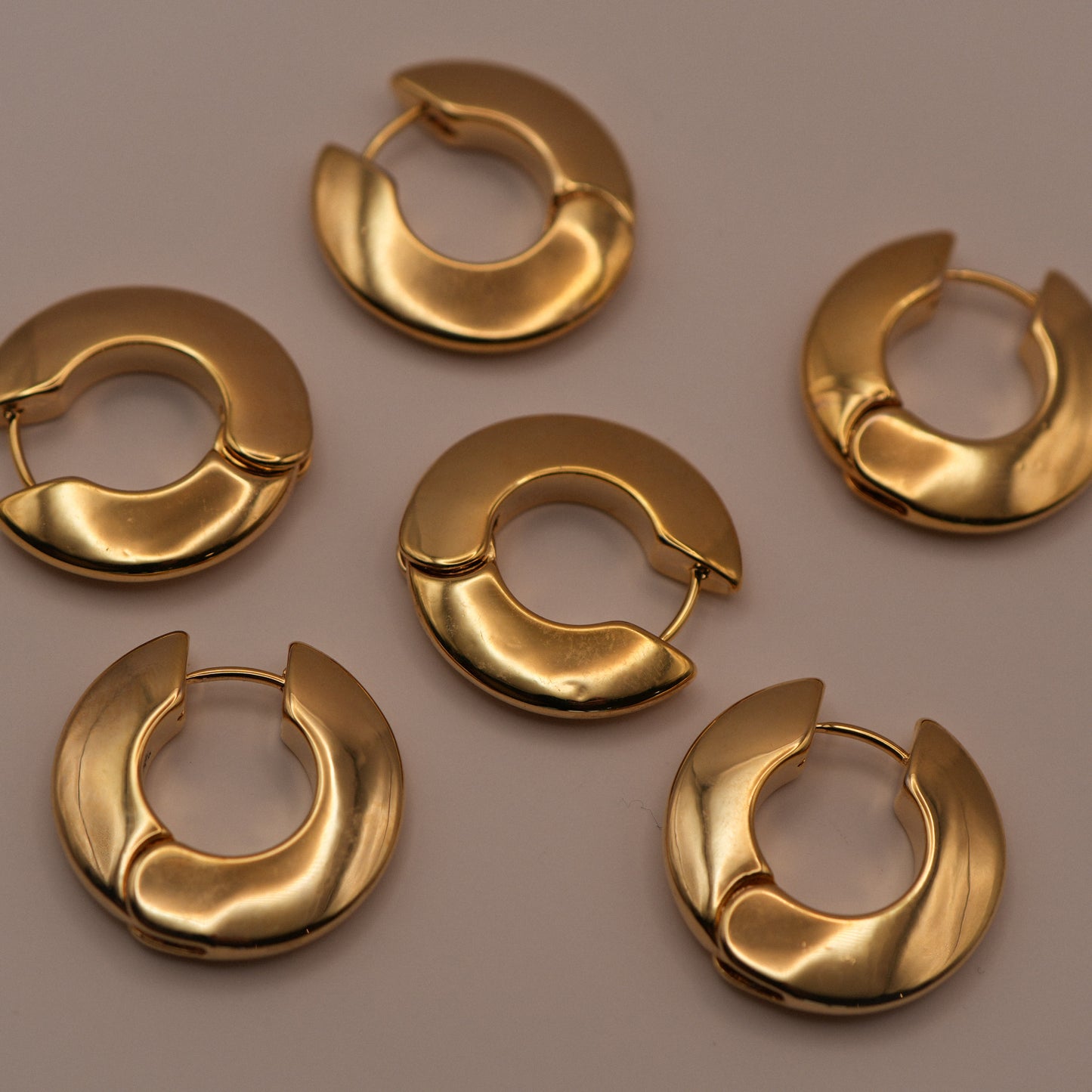 Seis Aros Cyra de perfil - Oasis Blanco