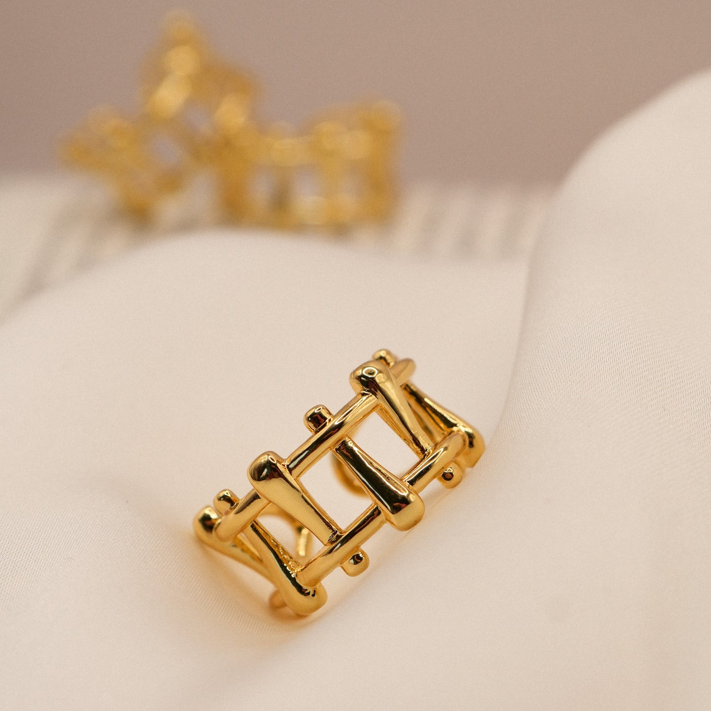 Anillo Corona de perfil - Oasis Blanco