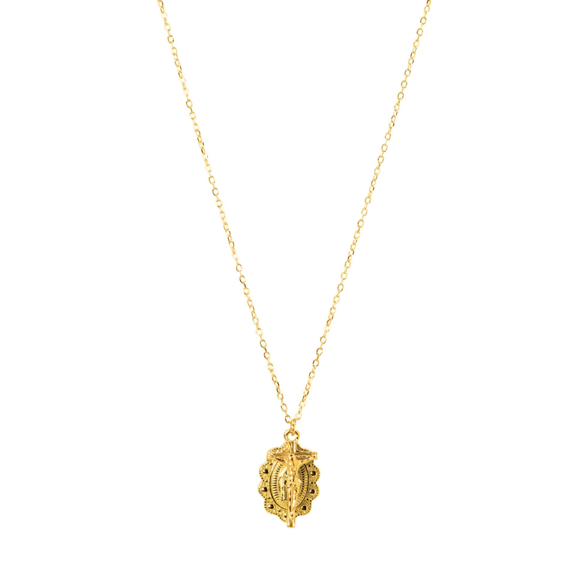 Collar con medalla religiosa y cruz plateada, joya espiritual y protectora – Oasis Blanco